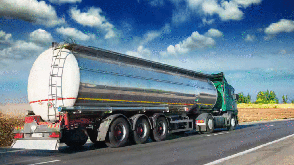 Delivery water tanker in Riyadh