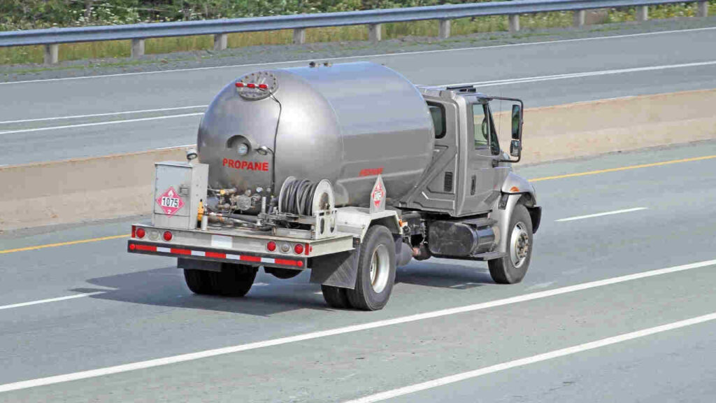 خدمات توزيع مياه سريعة وموثوقة من أفضل مورد ناقلة المياه