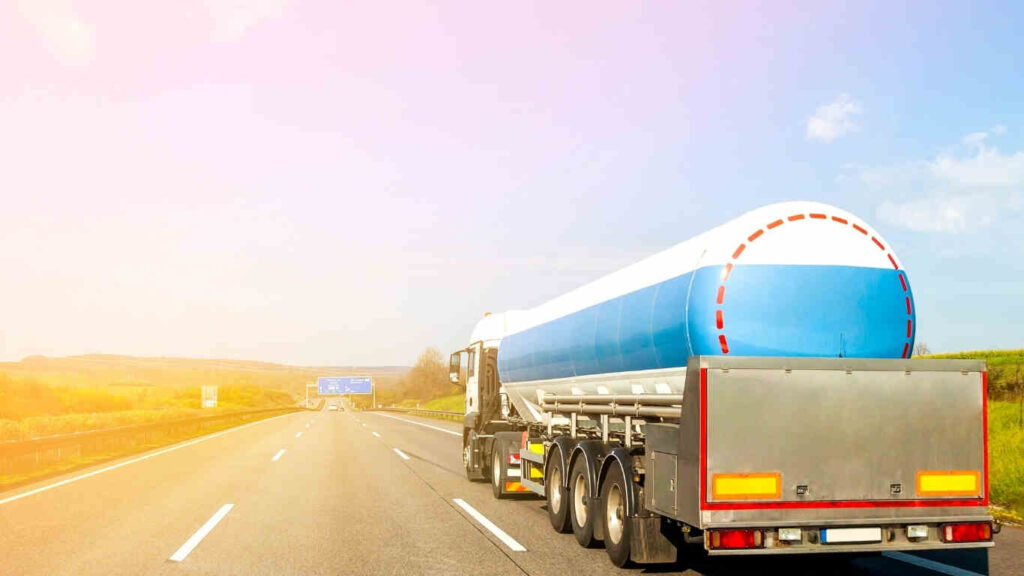 خدمة مورد صهاريج المياه النظيفة في الرياض السريعة والموثوقة للمنازل والمشاريع