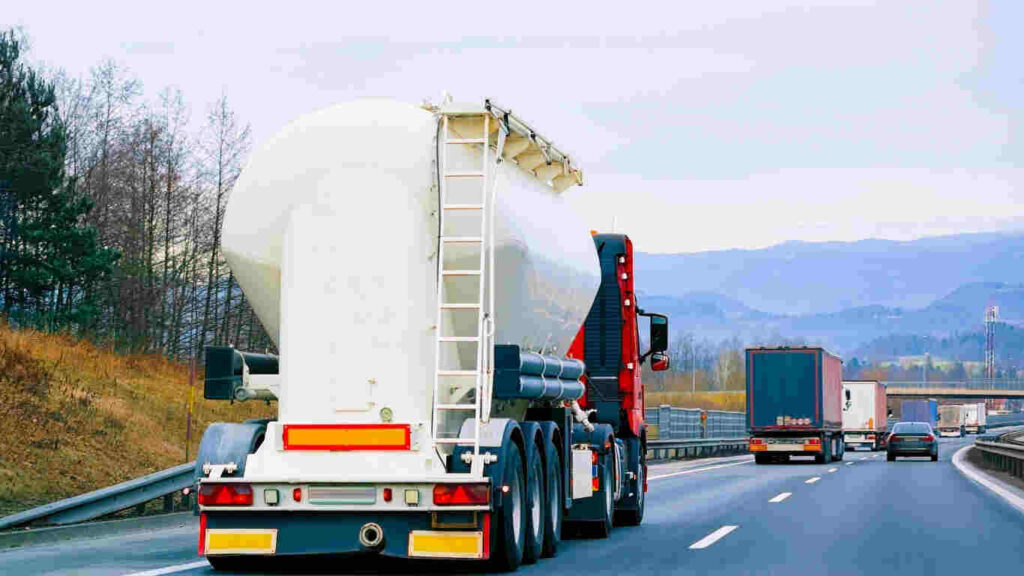 فريق مورد صهاريج المياه النظيفة في الرياض يضمن جودة المياه ونظافتها