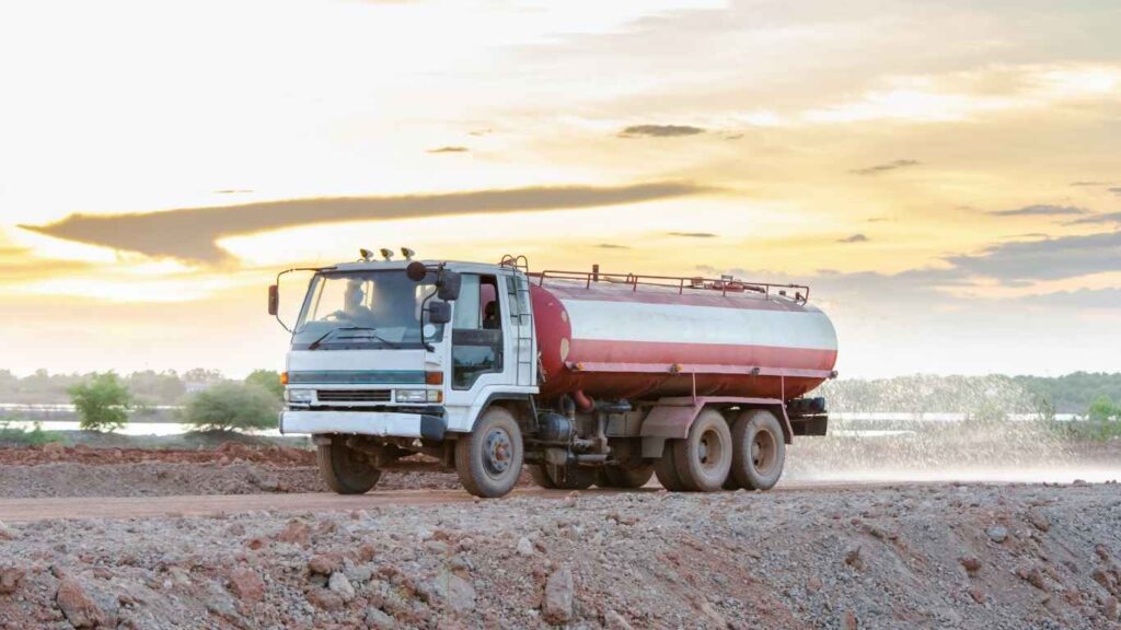 خدمة سريعة وموثوقة إمداد المياه الطارئة في الرياض