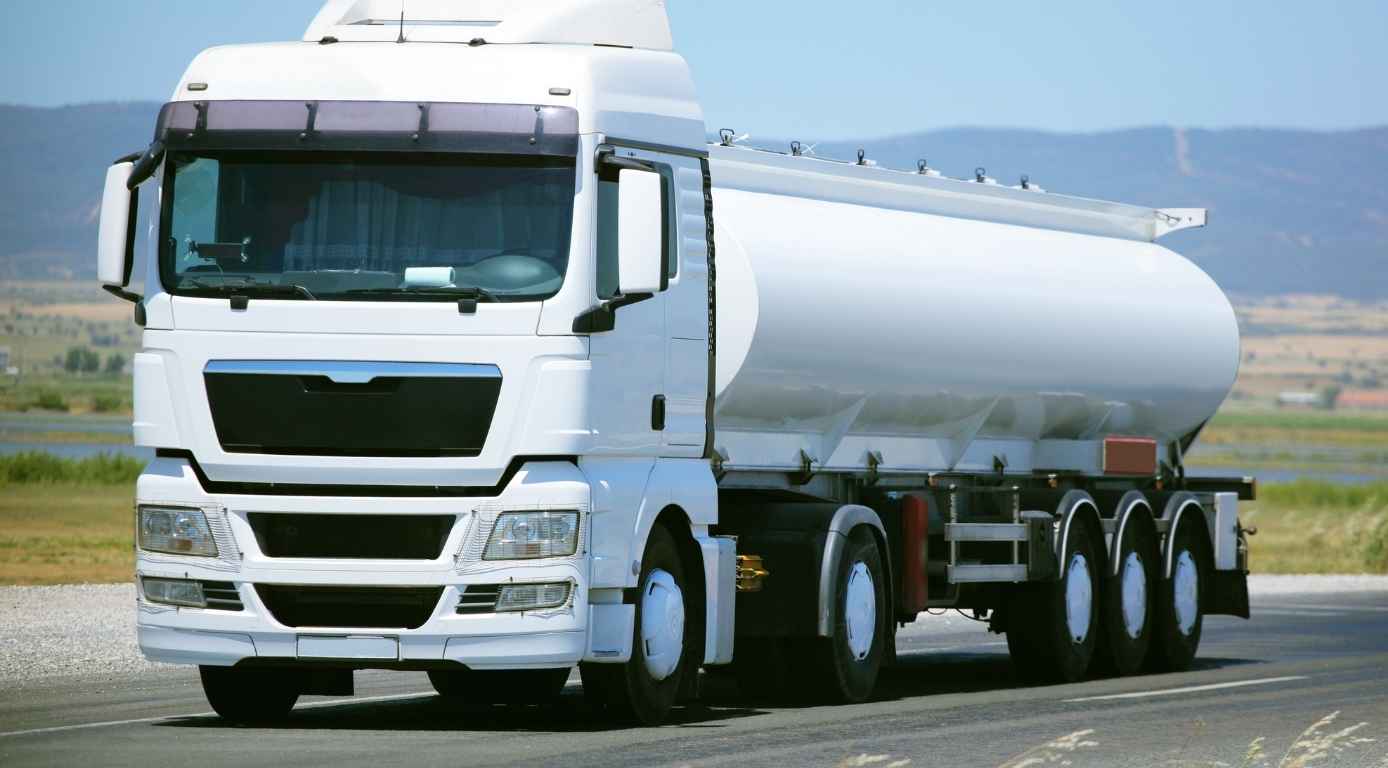 صهريج مياه جنوب الرياض لتوصيل المياه النظيفة للمنازل