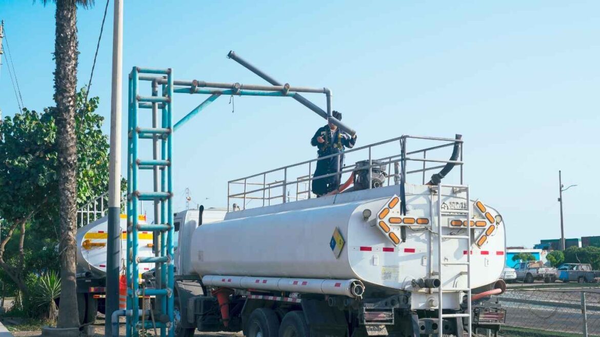 توصيل صهريج مياه جنوب الرياض لتوفير مياه نظيفة للمنازل