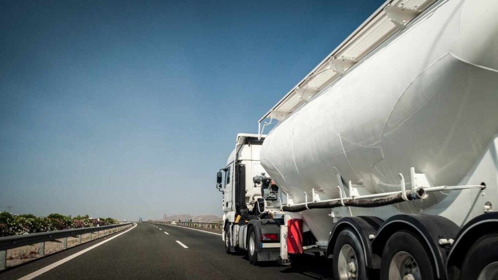 توصيل صهريج مياه جنوب الرياض بخدمة ٢٤ ساعة