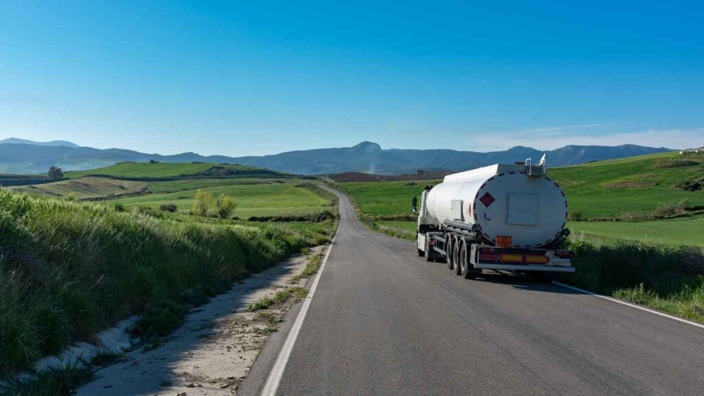 توصيل صهاريج المياه في الرياض بشكل موثوق للطوارئ