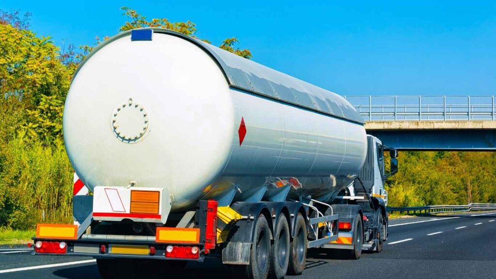 توصيل صهريج مياه شرق الرياض سريع لجميع الأحياء