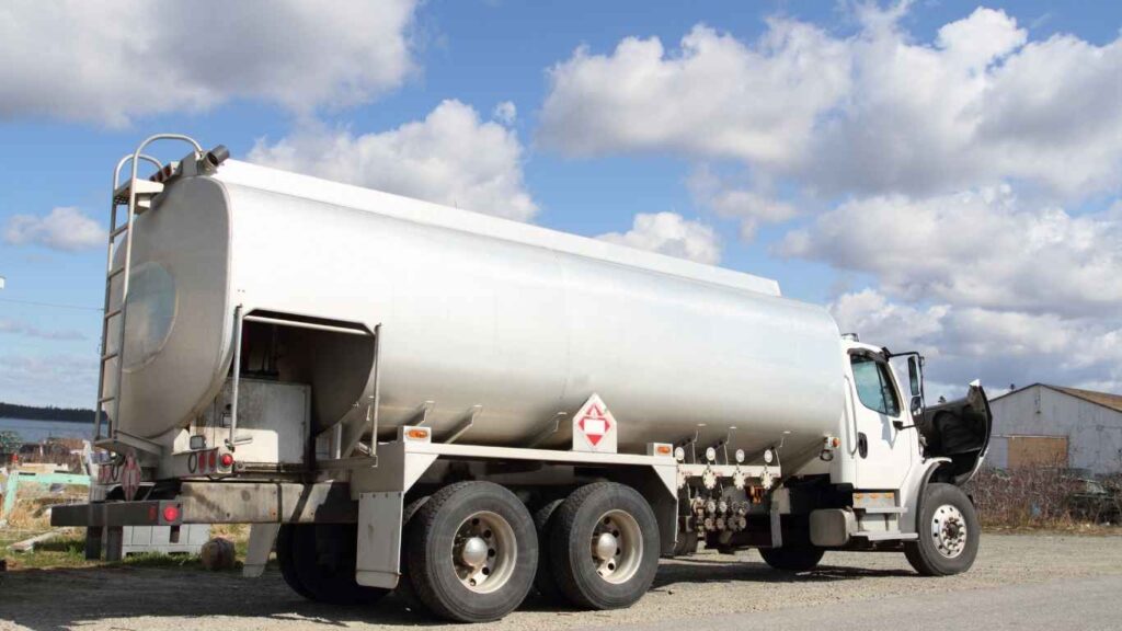 صهريج مياه ٣٢ طن الرياض بخدمة فورية