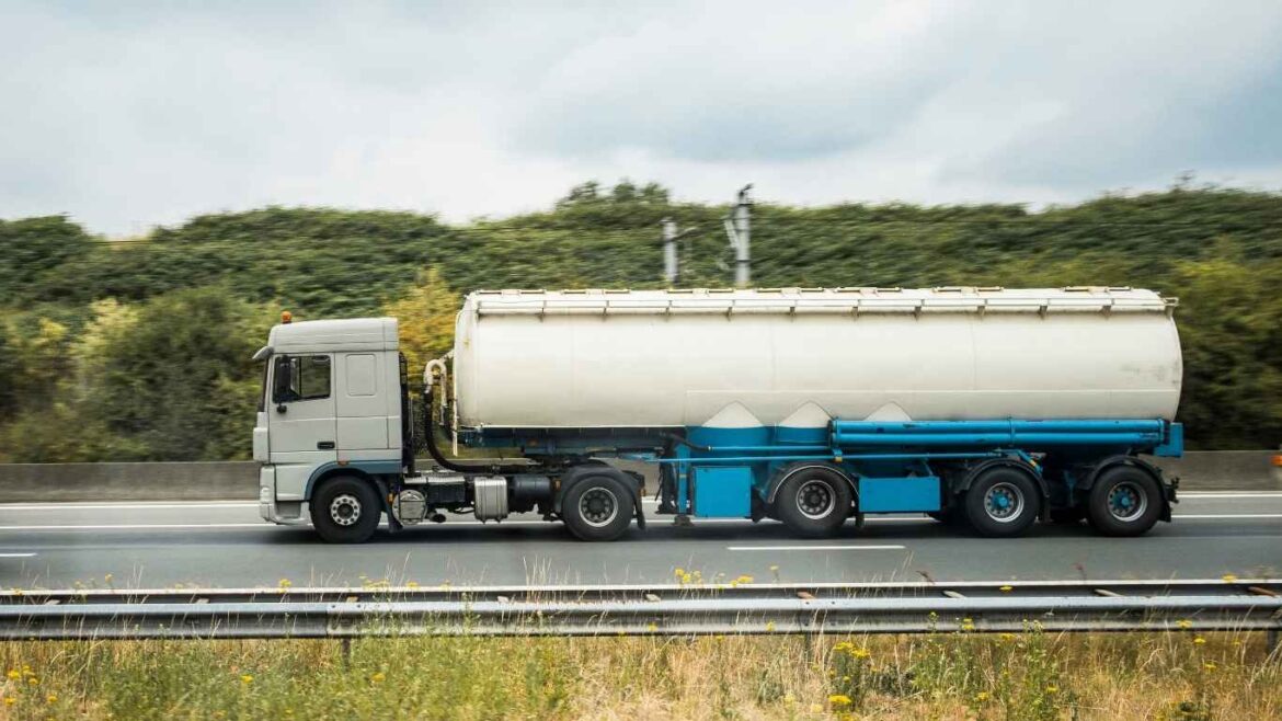 Trusted Water Tanker in Riyadh providing fast and reliable service